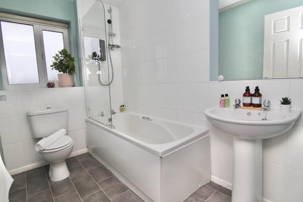 Daimler House - Cosy Home Near Coventry City Centre Esterno foto