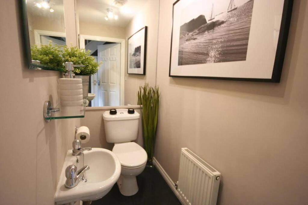 Daimler House - Cosy Home Near Coventry City Centre Esterno foto