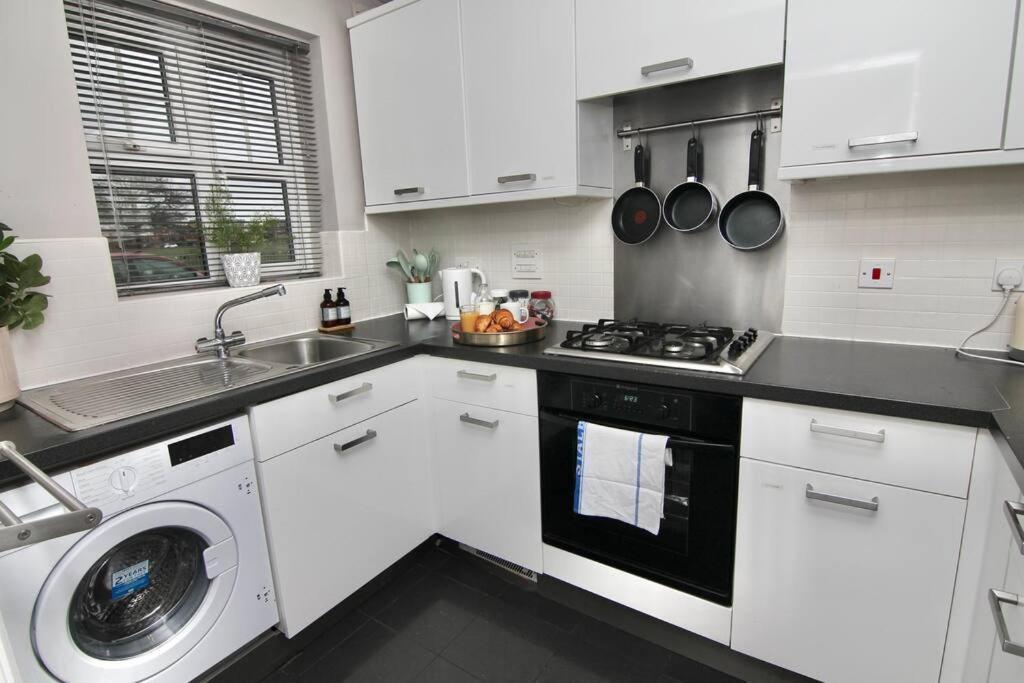 Daimler House - Cosy Home Near Coventry City Centre Esterno foto