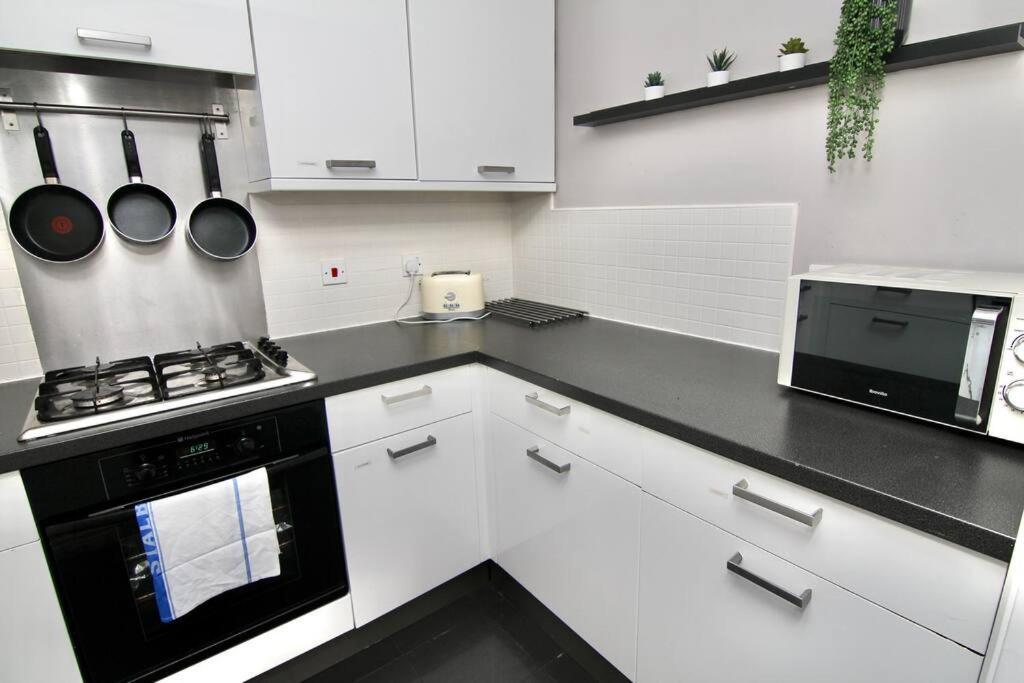 Daimler House - Cosy Home Near Coventry City Centre Esterno foto